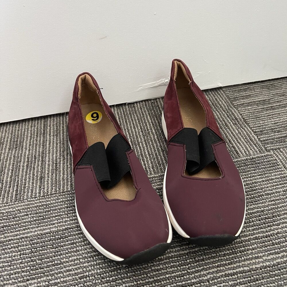Vionic Burgundy Flats